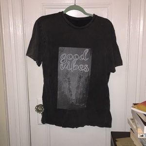 Brandy Melville good vibes tee